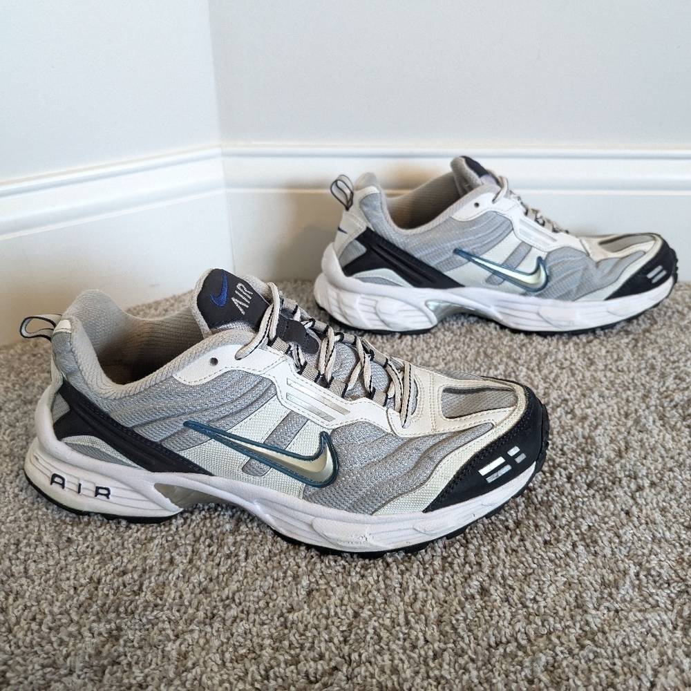 Nike Air Copious Vintage Sneaker - White Grey sz 10